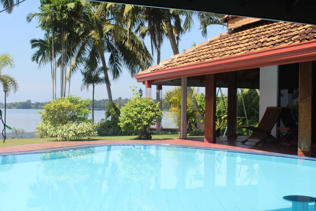Blue Water Villa 필리얀달라 외부 사진