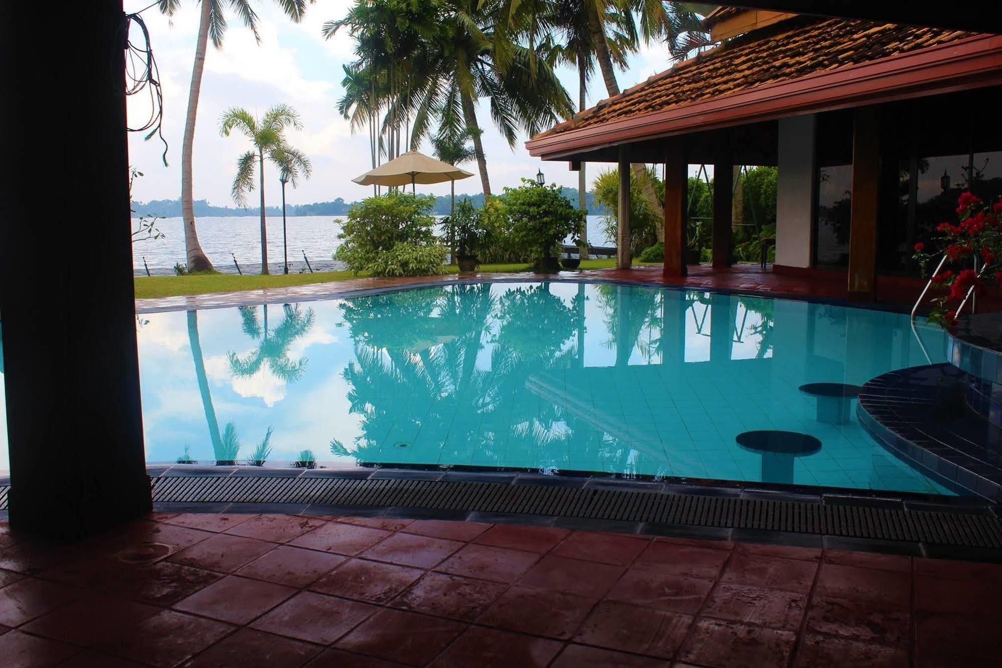 Blue Water Villa 필리얀달라 외부 사진