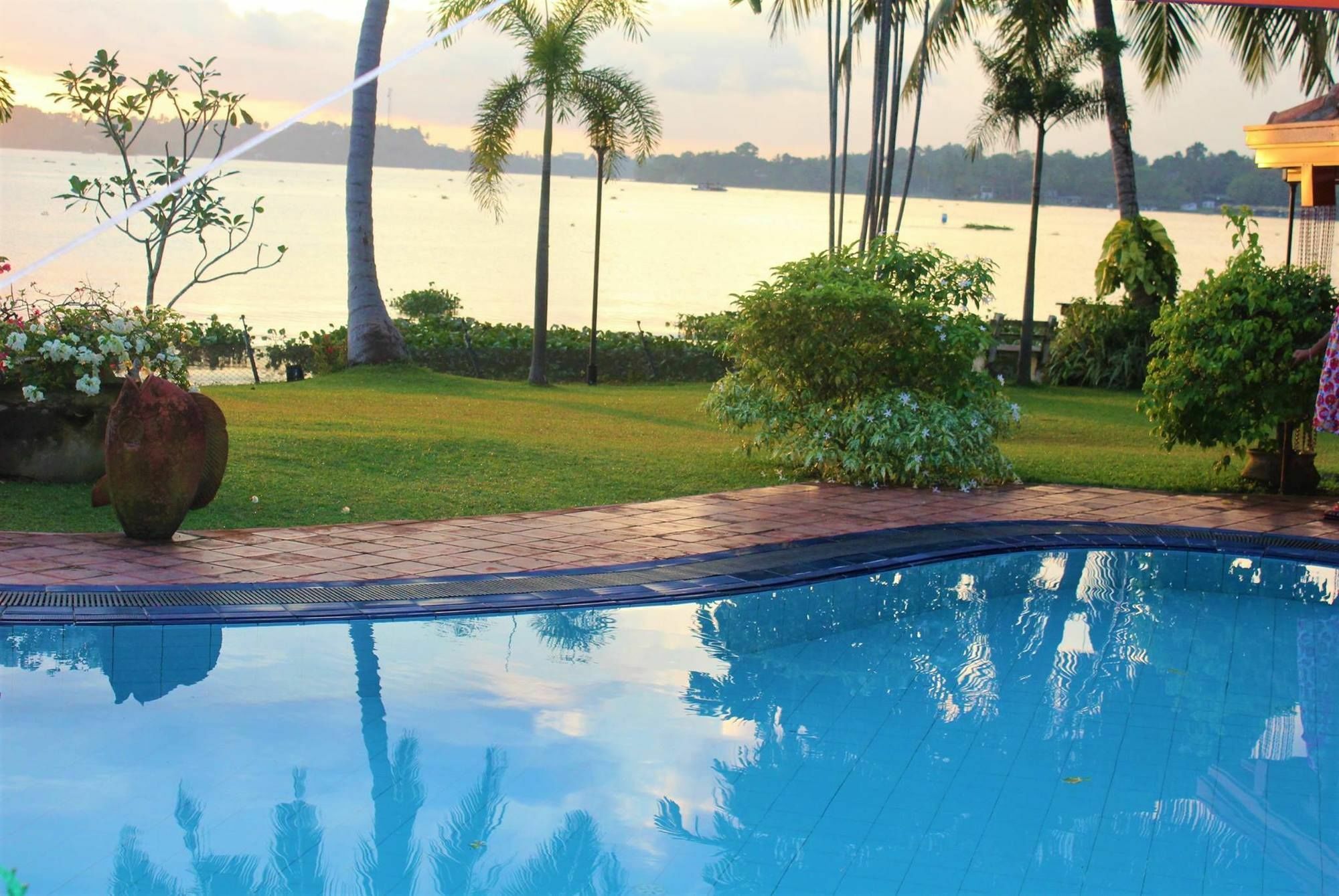 Blue Water Villa 필리얀달라 외부 사진